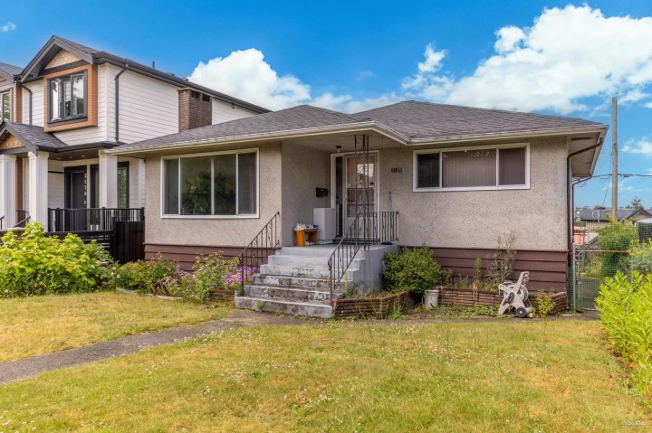 Photo 2 at 3185 E 16th Avenue, Renfrew Heights, Vancouver East