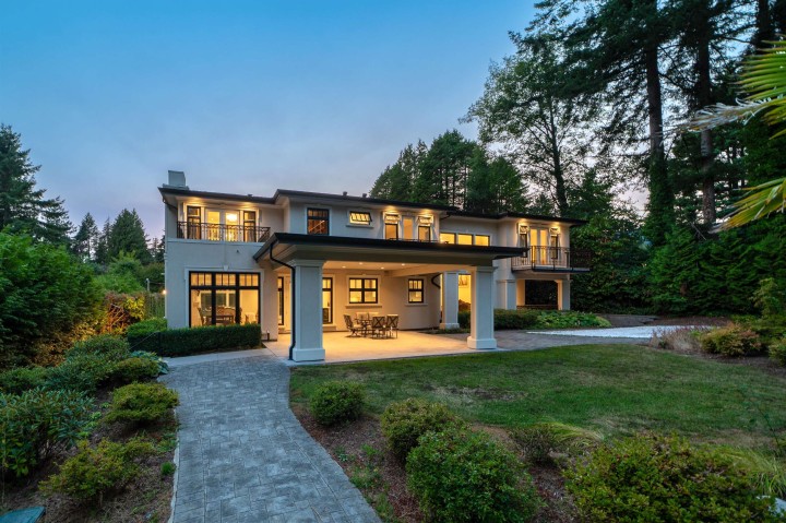 Photo 2 at 920 3rd Street, West Vancouver