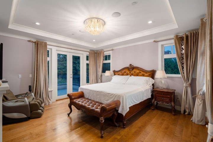 Photo 16 at 920 3rd Street, West Vancouver