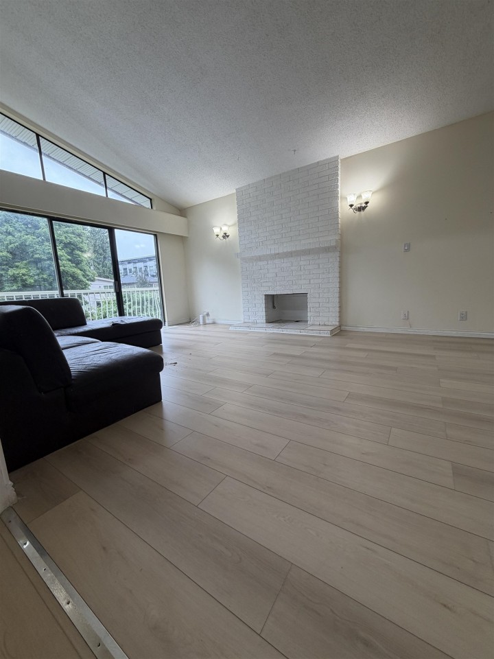 Photo 3 at 5794 Lanark Street, Knight, Vancouver East