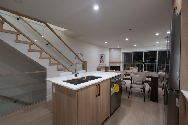 Photo 10 at 3350 Cobblestone Avenue, Champlain Heights, Vancouver East