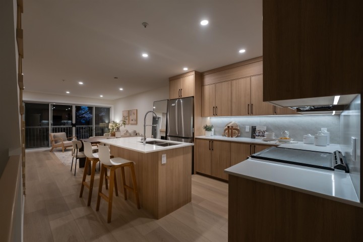 Photo 8 at 3350 Cobblestone Avenue, Champlain Heights, Vancouver East