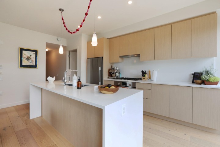 Photo 9 at 401 - 108 E 35 Avenue, Main, Vancouver East