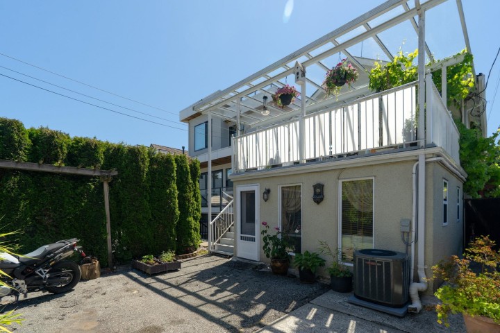 Photo 32 at 219 E 38th Avenue, Main, Vancouver East