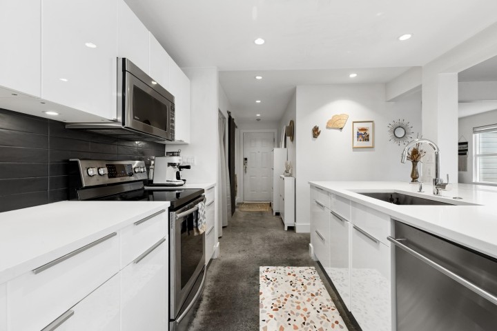 Photo 15 at 105 - 507 E 6th Avenue, Mount Pleasant VE, Vancouver East