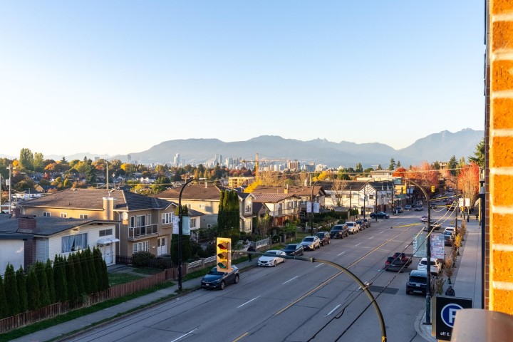 Photo 22 at 305 - 4550 Fraser Street, Fraser VE, Vancouver East