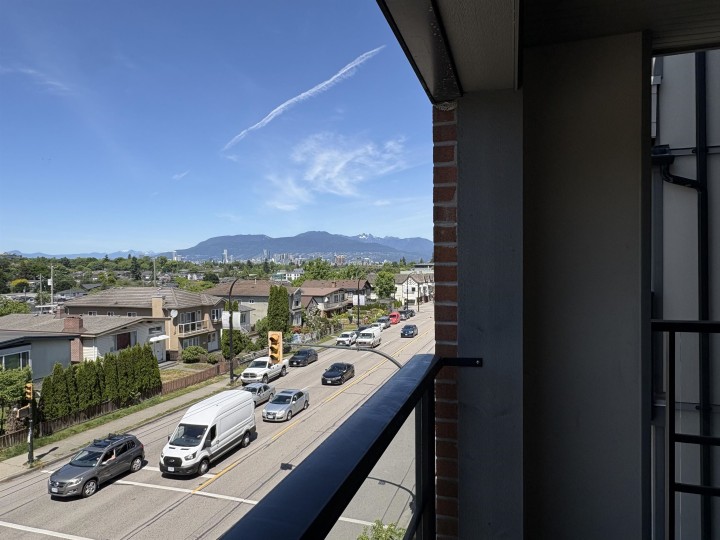 Photo 20 at 305 - 4550 Fraser Street, Fraser VE, Vancouver East
