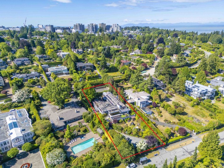Photo 9 at 5570 Newton Wynd, University VW, Vancouver West
