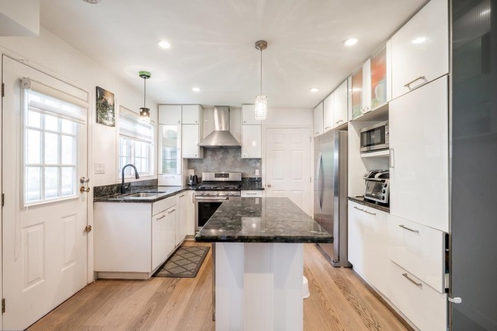 Photo 10 at 1525 E 51st Avenue, Knight, Vancouver East
