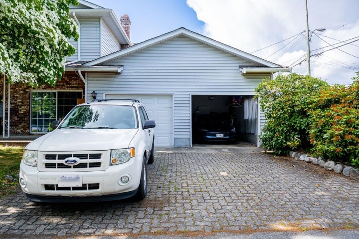 Photo 4 at 1525 E 51st Avenue, Knight, Vancouver East