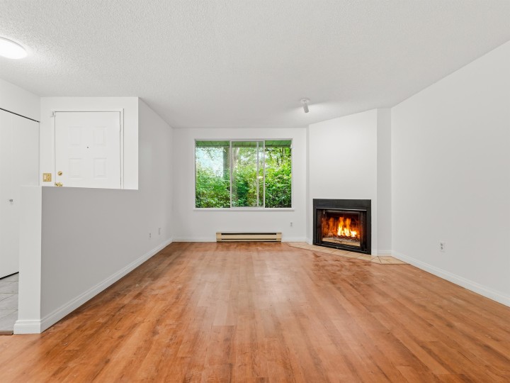 Photo 5 at 3321 Marquette Crescent, Champlain Heights, Vancouver East