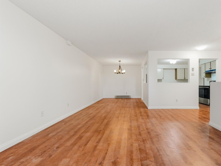 Photo 9 at 3321 Marquette Crescent, Champlain Heights, Vancouver East