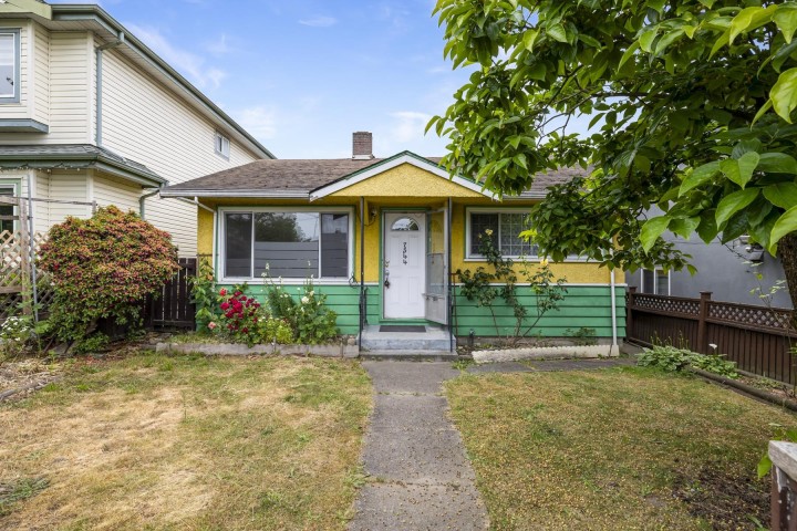 Photo 6 at 7544 Main Street, South Vancouver, Vancouver East