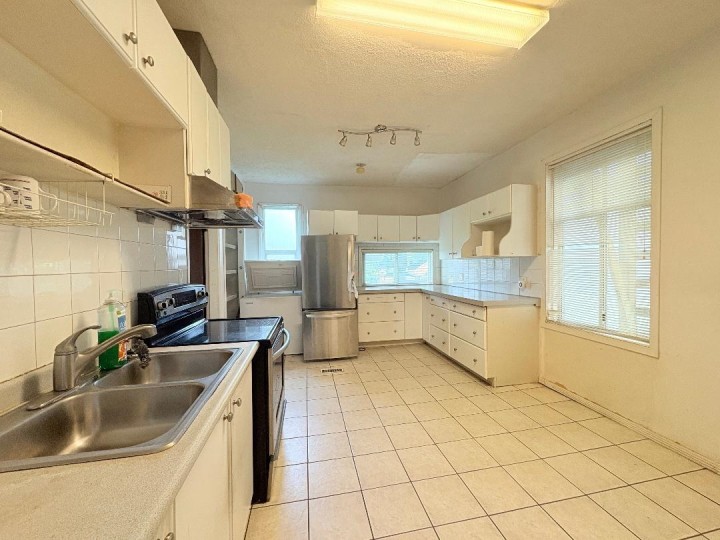 Photo 7 at 3034 Glen Drive, Mount Pleasant VE, Vancouver East