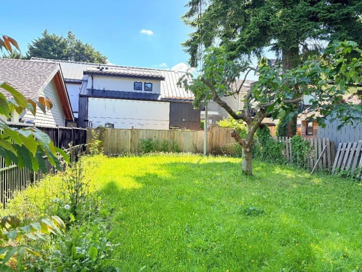 Photo 4 at 3034 Glen Drive, Mount Pleasant VE, Vancouver East