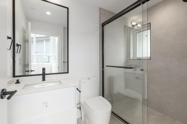 Photo 12 at 849 E 19th Avenue, Fraser VE, Vancouver East