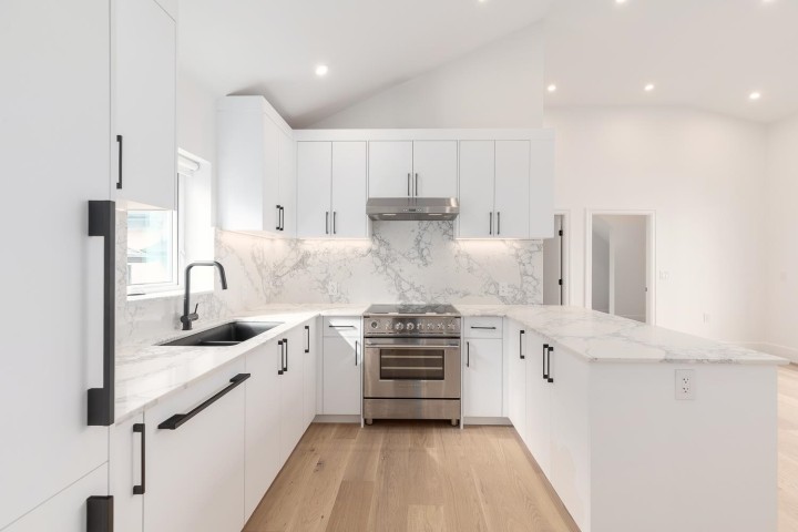 Photo 3 at 849 E 19th Avenue, Fraser VE, Vancouver East
