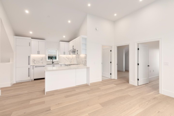 Photo 1 at 849 E 19th Avenue, Fraser VE, Vancouver East