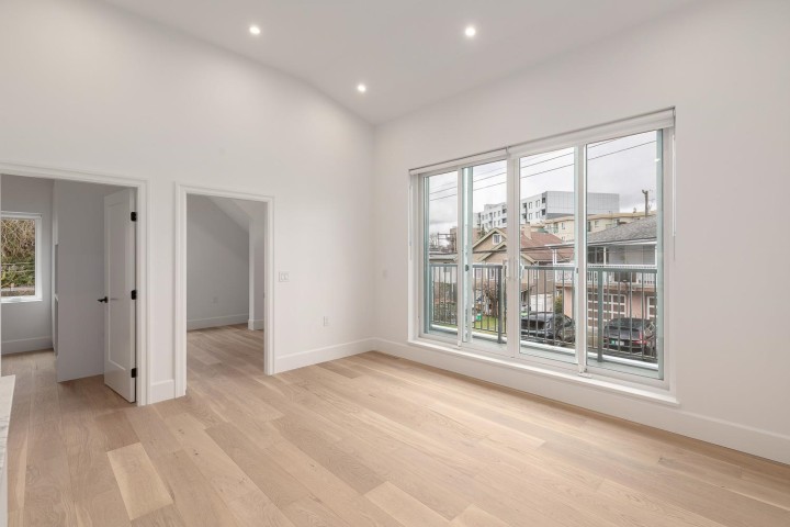 Photo 5 at 849 E 19th Avenue, Fraser VE, Vancouver East