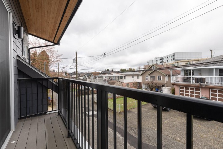 Photo 10 at 849 E 19th Avenue, Fraser VE, Vancouver East