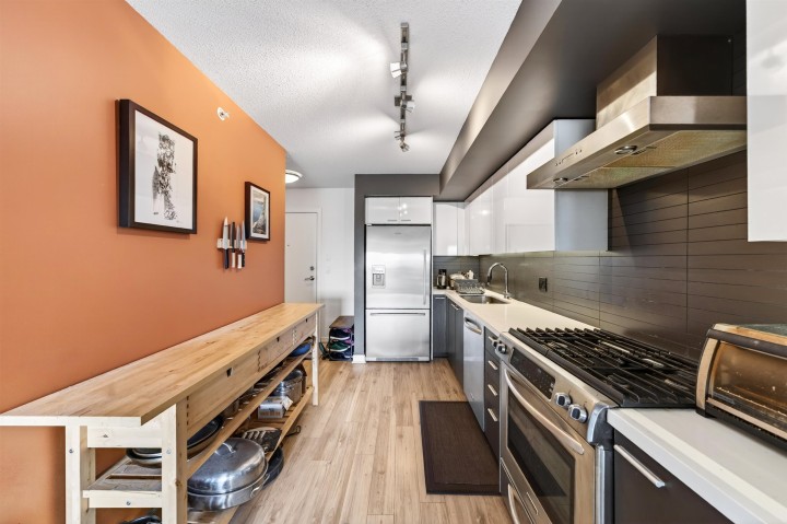 Photo 9 at 506 - 2888 E 2nd Avenue, Renfrew VE, Vancouver East