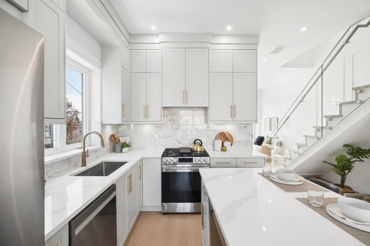 Photo 12 at 1 - 1005 E 55th Avenue, South Vancouver, Vancouver East