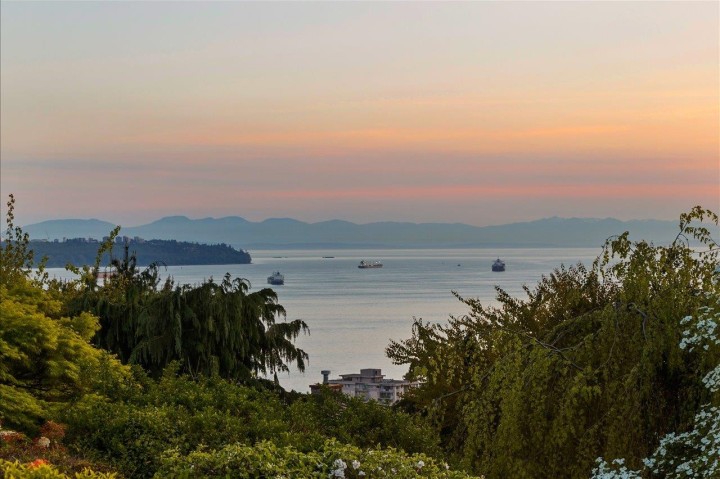 Photo 6 at 982 Braeside Street, Sentinel Hill, West Vancouver
