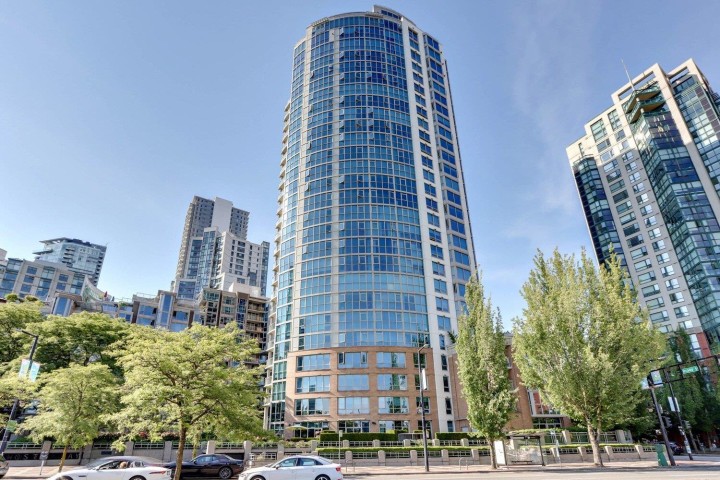 Photo 2 at 2505 - 388 Drake Street, Yaletown, Vancouver West