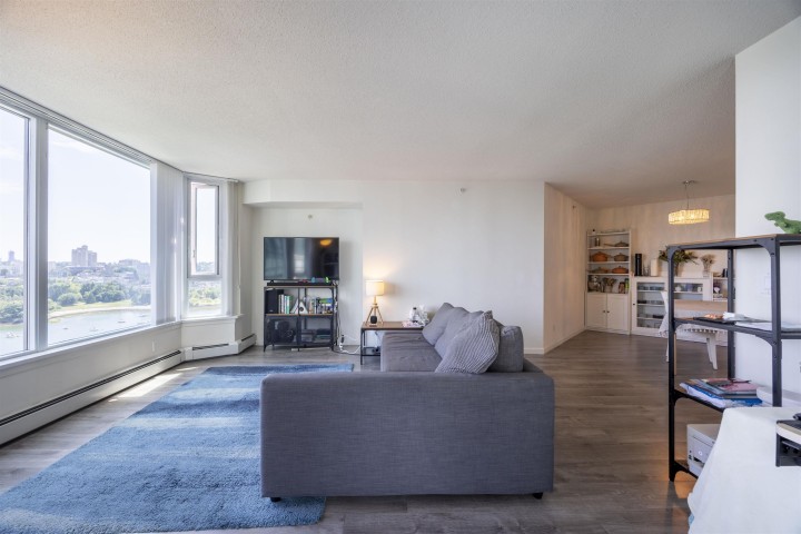 Photo 3 at 2505 - 388 Drake Street, Yaletown, Vancouver West