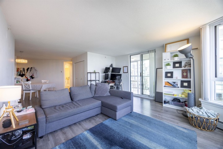 Photo 5 at 2505 - 388 Drake Street, Yaletown, Vancouver West