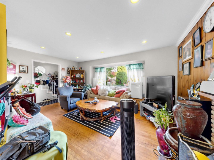 Photo 7 at 5033 Killarney Street, Collingwood VE, Vancouver East