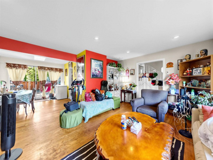 Photo 3 at 5033 Killarney Street, Collingwood VE, Vancouver East