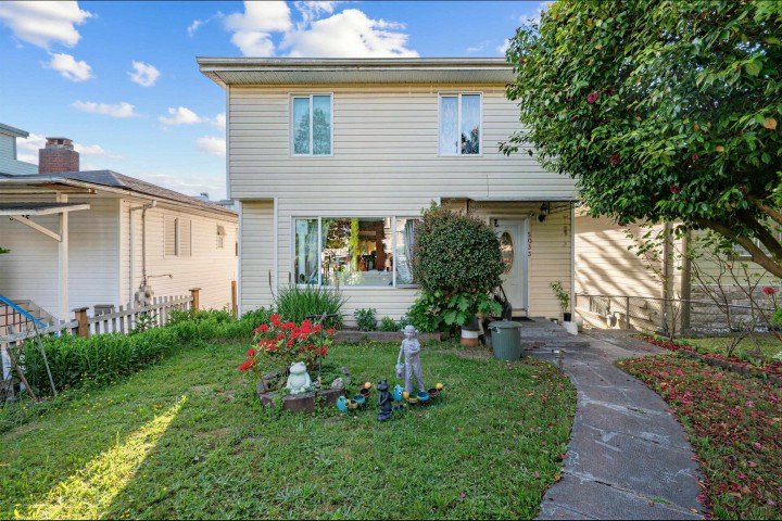 Photo 1 at 5033 Killarney Street, Collingwood VE, Vancouver East