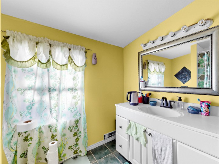 Photo 18 at 5033 Killarney Street, Collingwood VE, Vancouver East