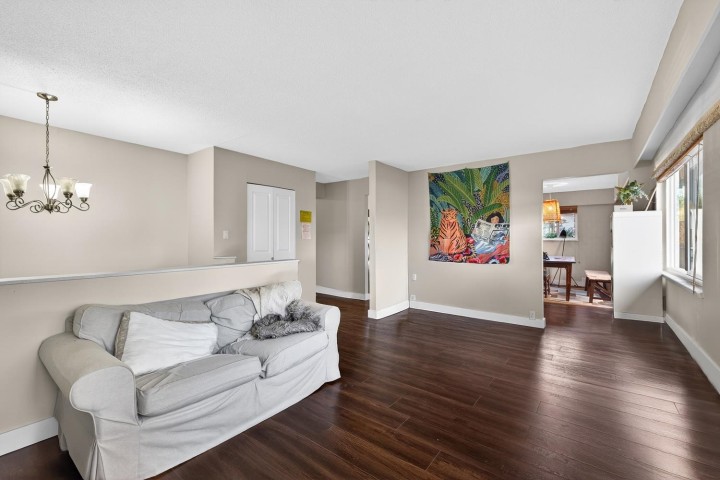 Photo 7 at 557 E 21st Avenue, Fraser VE, Vancouver East