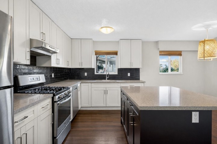 Photo 10 at 557 E 21st Avenue, Fraser VE, Vancouver East