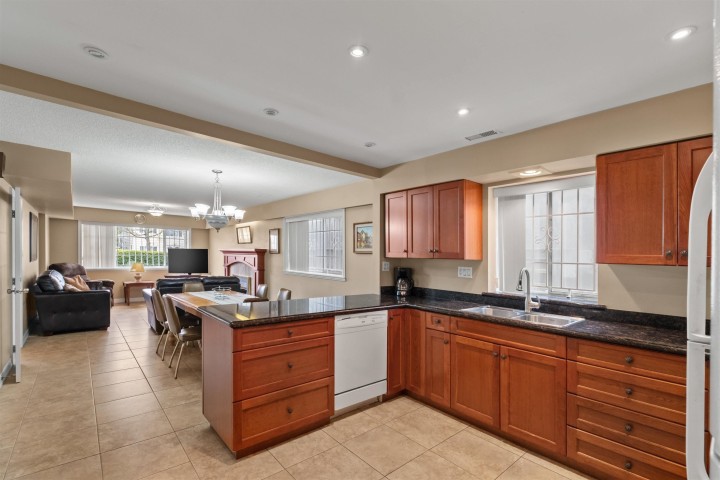 Photo 9 at 2663 Dundas Street, Hastings Sunrise, Vancouver East