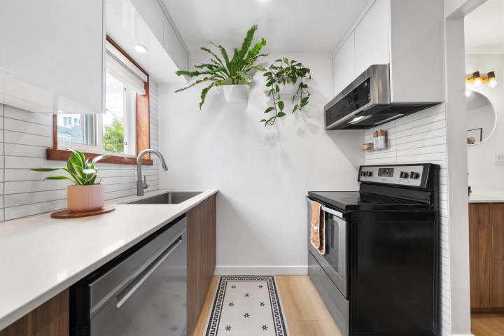 Photo 1 at 140 - 2390 Mcgill Street, Hastings, Vancouver East