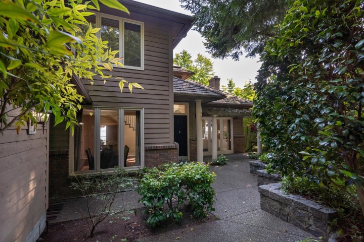 Photo 3 at 4882 Vista Place, Caulfeild, West Vancouver