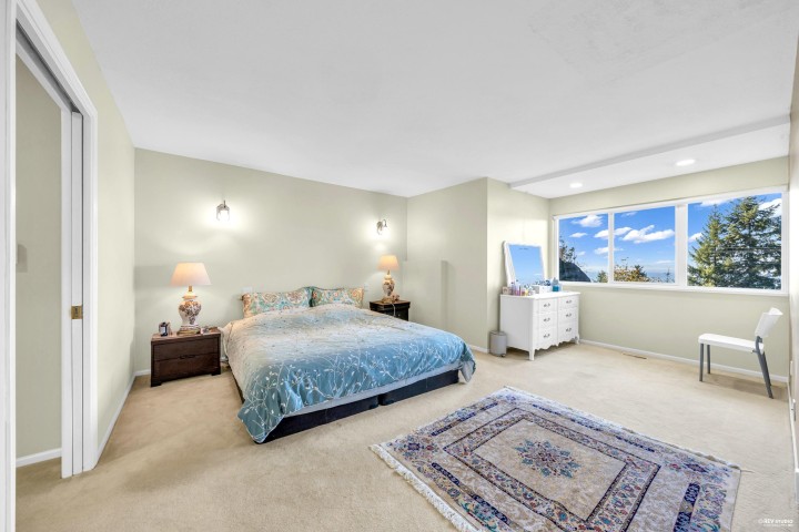 Photo 12 at 4673 Woodburn Road, Cypress Park Estates, West Vancouver