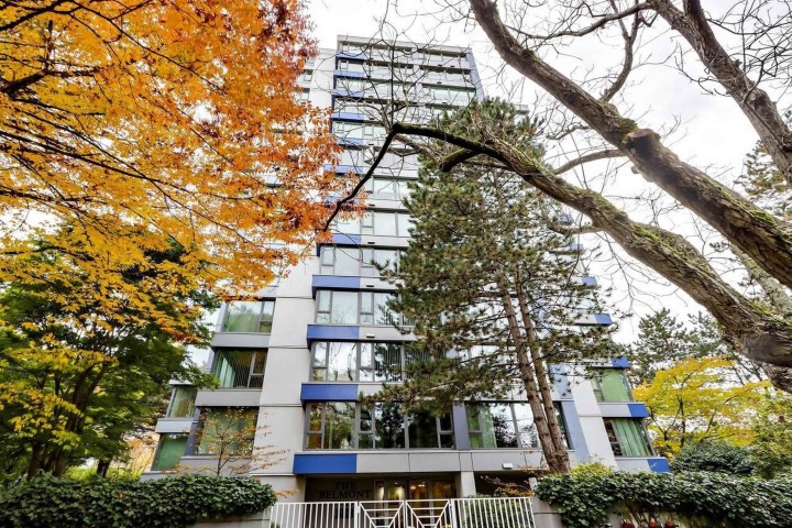 Photo 1 at 403 - 5425 Yew Street, Kerrisdale, Vancouver West