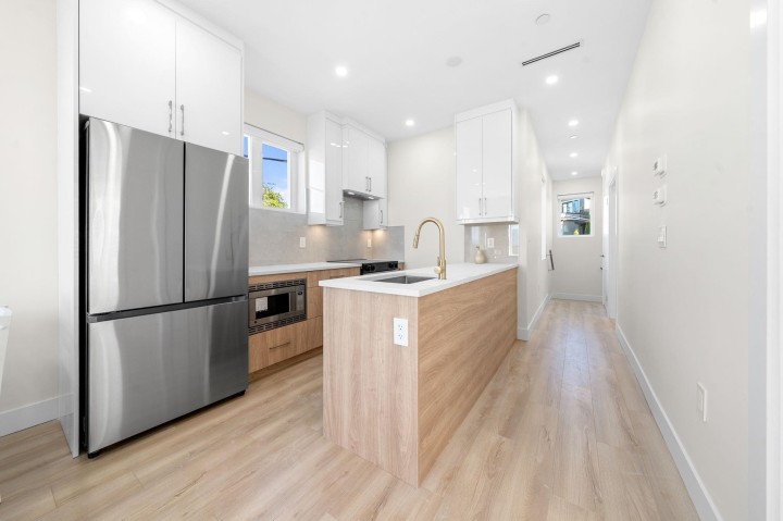 Photo 12 at 2 - 3583 Haida Drive, Renfrew Heights, Vancouver East