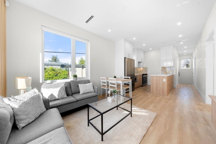 Photo 7 at 2 - 3583 Haida Drive, Renfrew Heights, Vancouver East