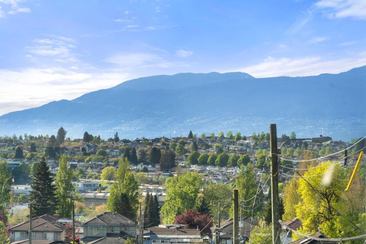 Photo 33 at 2 - 3583 Haida Drive, Renfrew Heights, Vancouver East