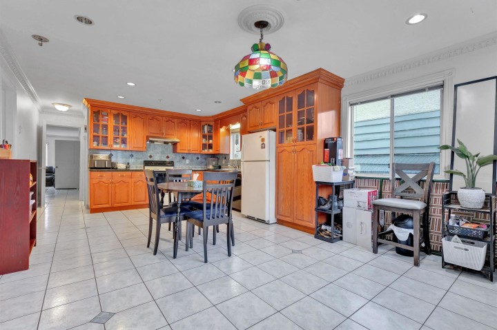 Photo 5 at 3153 Parker Street, Renfrew VE, Vancouver East