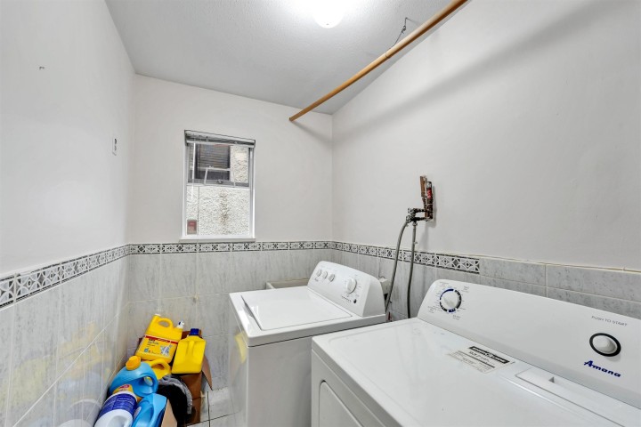 Photo 8 at 3153 Parker Street, Renfrew VE, Vancouver East