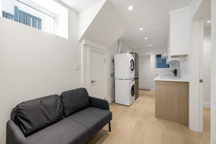 Photo 17 at 1 - 366 E 64th Avenue, South Vancouver, Vancouver East