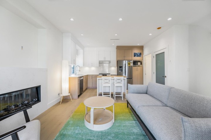 Photo 9 at 1 - 366 E 64th Avenue, South Vancouver, Vancouver East