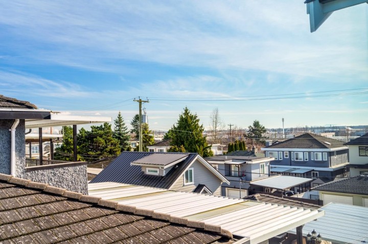 Photo 18 at 1 - 366 E 64th Avenue, South Vancouver, Vancouver East