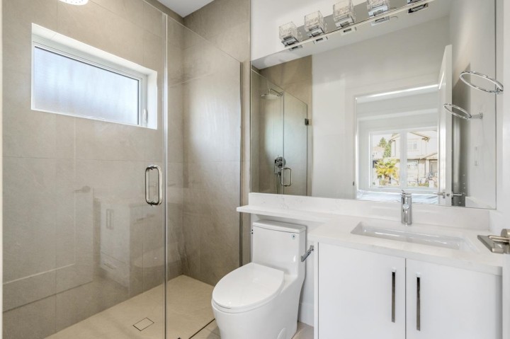 Photo 19 at 1 - 366 E 64th Avenue, South Vancouver, Vancouver East